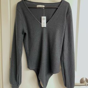 Black Abercrombie & Fitch v-neck sweater long-sleeved bodysuit